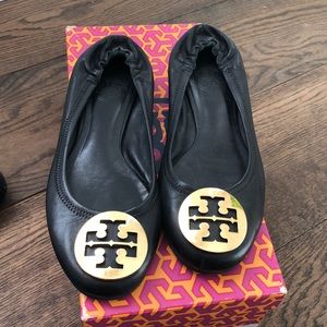 Tory Burch black flat reva ballerina shoe size 6
